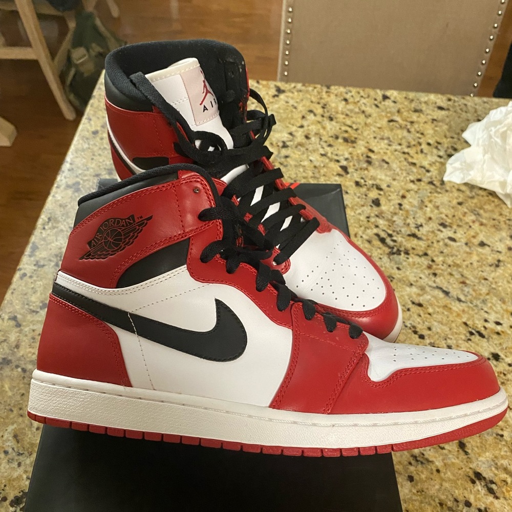 Air Jordan 1 Retro High “Chicago” 2013